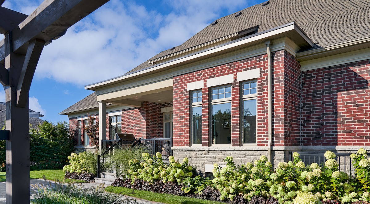 Canada Brick Wellington with Fresco Charcoal